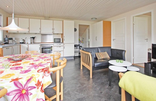 Hejsager Strand House | Stunning home in Haderslev with kitchen