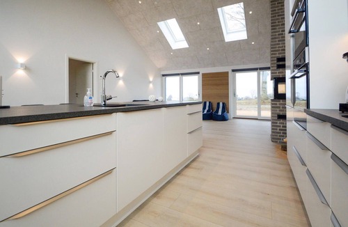 Fynshav House | Stunning home in Haderslev with kitchen