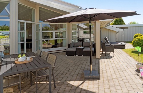 Flovt Strand House | Stunning home in Haderslev with sauna