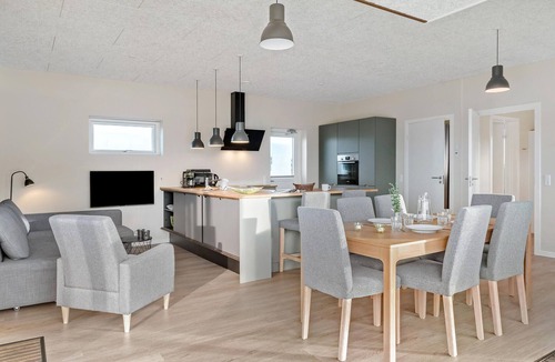 Hadsund House | Stunning home in Hadsund with WiFi