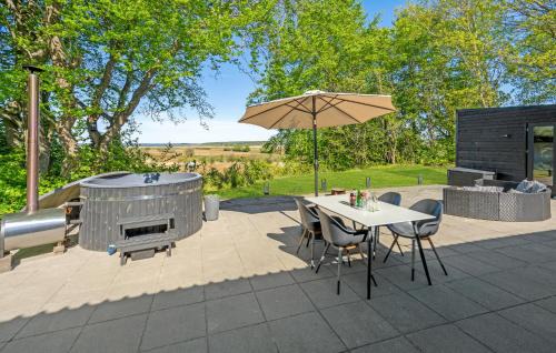 Havndal House | Stunning Home In Hadsund With Wifi