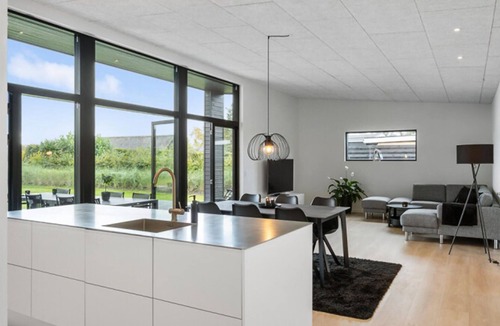 Hou House | Stunning home in Hals with sauna