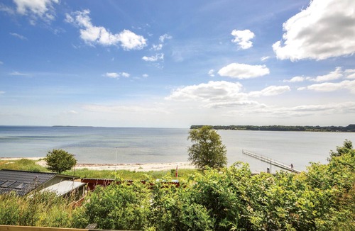 Hejlsminde House | Stunning home in Hejls with house sea view