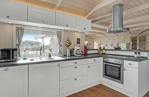 Hejlsminde Strand House | Stunning home in Hejls with kitchen