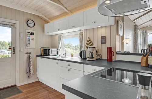 Hejlsminde Strand House | Stunning home in Hejls with kitchen