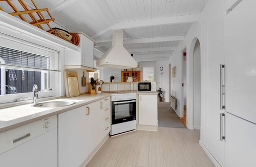 Hejlsminde Strand House | Stunning home in Hejls with WiFi