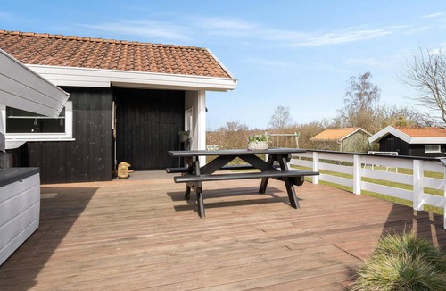 Hejlsminde Strand House | Stunning home in Hejls with WiFi