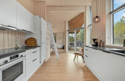 Henne House | Stunning home in Henne with kitchen