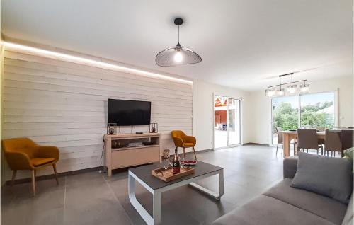 Haut Pays du Montreuillois House | Stunning Home In Herly