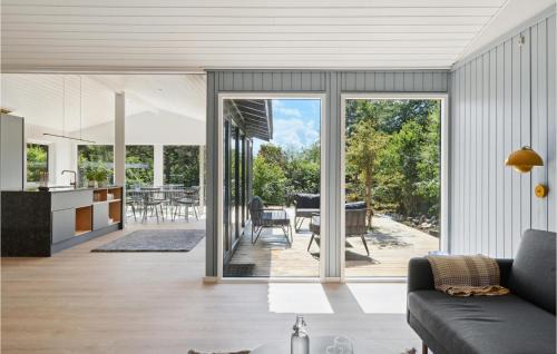 Hornbaek House | Stunning Home In Hornbæk With Kitchen