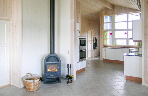 Østerskov House | Stunning home in Humble with sauna