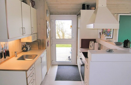 Ristinge House | Stunning home in Humble with kitchen