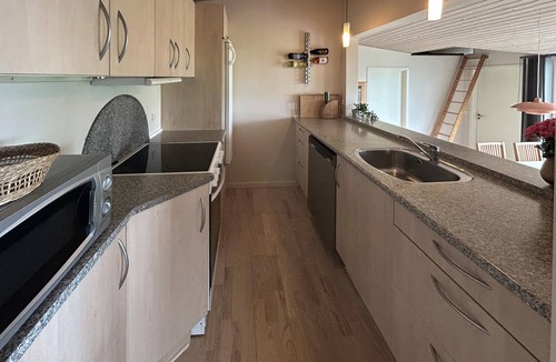 Østerskov House | Stunning home in Humble with sauna