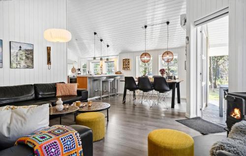 Hurup Thy House | Stunning Home In Hurup Thy With Sauna