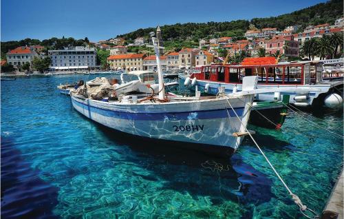 Krizni rat House | Stunning Home In Hvar
