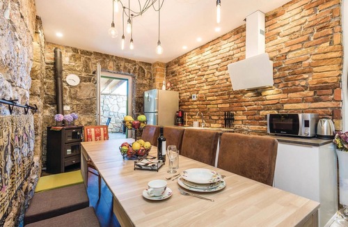 Poljane House | Stunning home in Icici