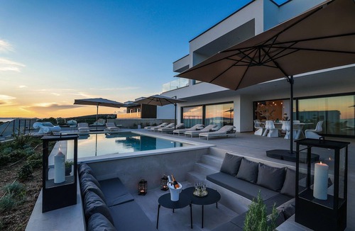 Jakisnica House | Stunning home in Jakisnica with sauna