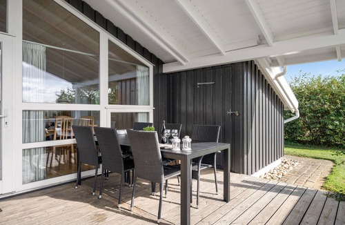Pøt Strandby House | Stunning home in Juelsminde with WiFi