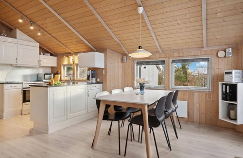 Pøt Strandby House | Stunning home in Juelsminde with sauna