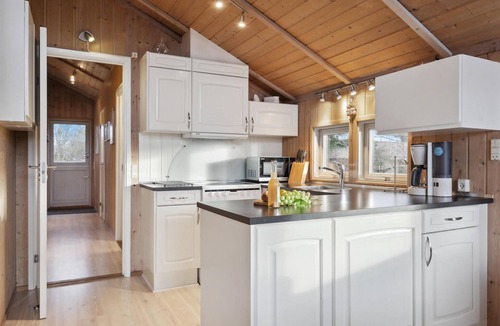 Pøt Strandby House | Stunning home in Juelsminde with sauna