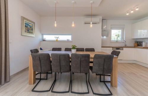 Kakma House | Stunning home in Kakma with sauna
