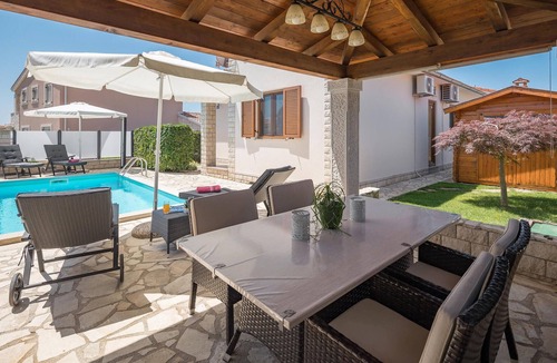 Kastelir House | Stunning home in Kastelir