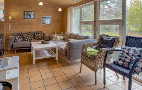 Skødshoved Strand House | Stunning Home In Knebel