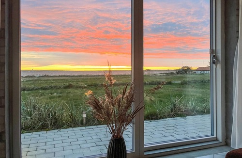 Skødshoved Strand House | Stunning home in Knebel with house sea view