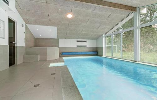 Skødshoved Strand House | Stunning Home In Knebel With Sauna