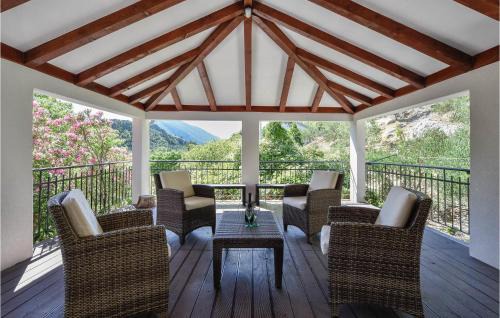 Kucice House | Stunning Home In Kucice With Wifi