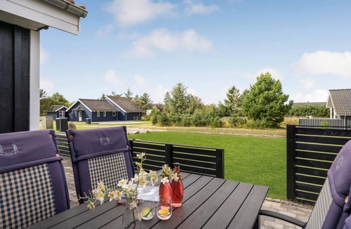 Trend House | Stunning home in Løgstør with WiFi