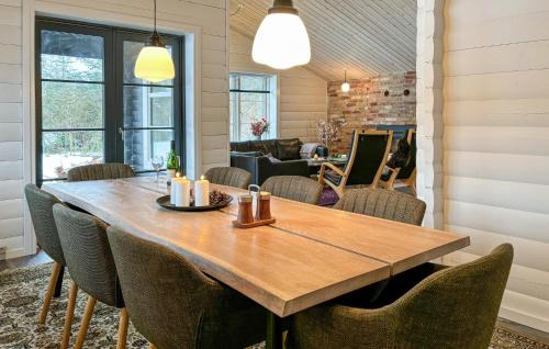 Trend House | Stunning Home In Løgstør With Sauna