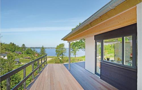 Hjarbæk House | Stunning Home In Løgstrup With Kitchen