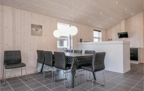 Grønhøj House | Stunning Home In Løkken With Sauna