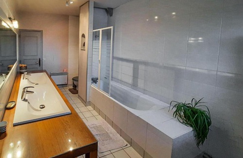 La Nouaye House | Stunning home in La Nouaye with 4 Bedrooms