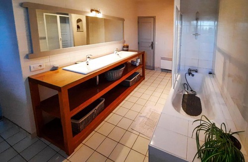 La Nouaye House | Stunning home in La Nouaye with 4 Bedrooms