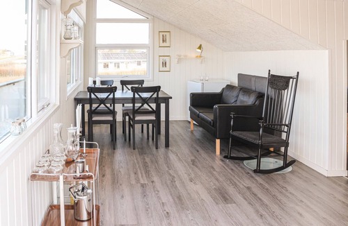 Lemvig House | Stunning home in Lemvig with WiFi