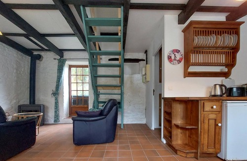 Lignol House | Stunning home in Lignol with kitchen