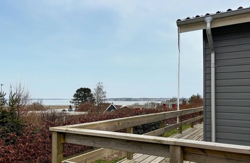 Hjarbæk House | Stunning home in Løgstrup with WiFi