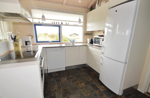 Grønhøj House | Stunning home in Løkken with kitchen