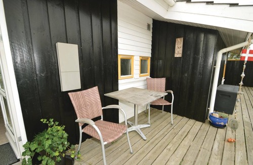 Grønhøj House | Stunning home in Løkken with kitchen