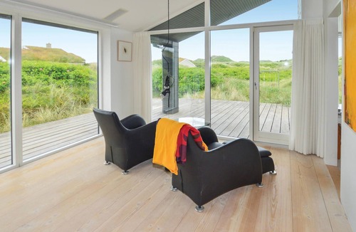 Grønhøj House | Stunning home in Løkken with kitchen