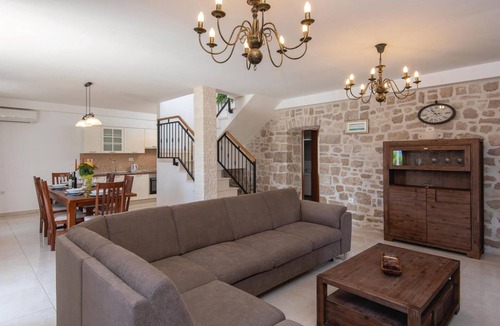 Loviste House | Stunning home in Loviste