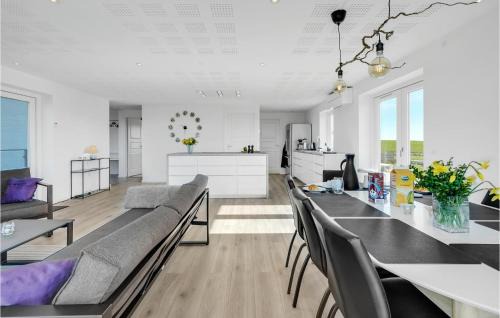 Lundby House | Stunning Home In Lundby With Kitchen