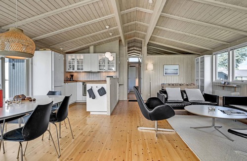 Ajstrup House | Stunning home in Malling with sauna