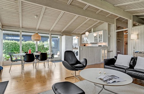 Ajstrup House | Stunning home in Malling with sauna