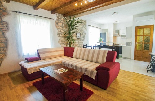 Filipana House | Stunning home in Marcana