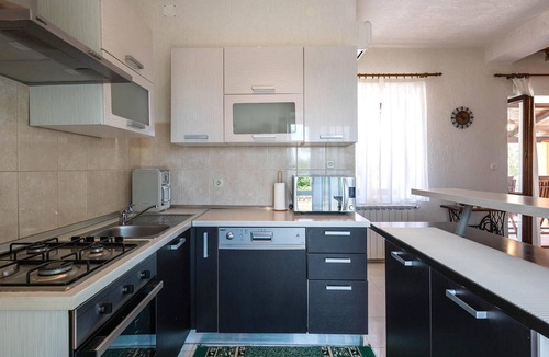 Filipana House | Stunning home in Marcana