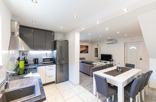 Marina House | Stunning home in Marina