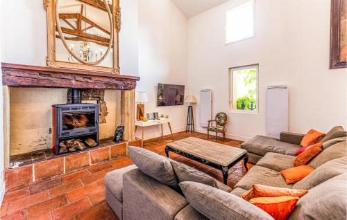 Marquefave House | Stunning Home In Marquefave With Sauna